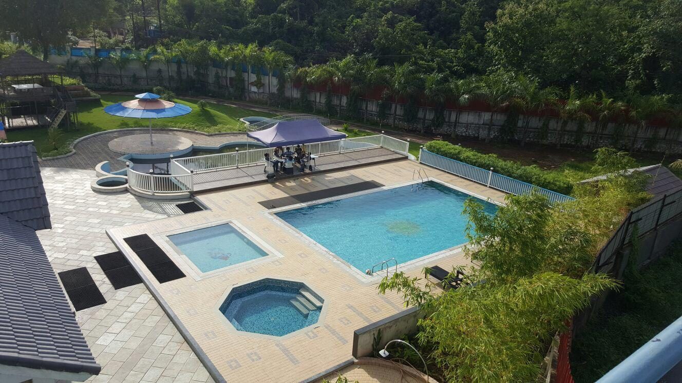 Private pool